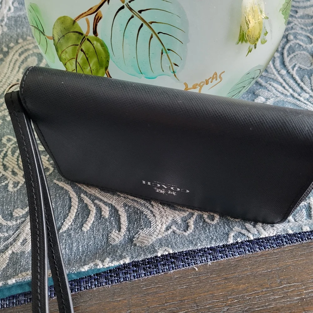 Coach Wristlet - Picture 5 of 8